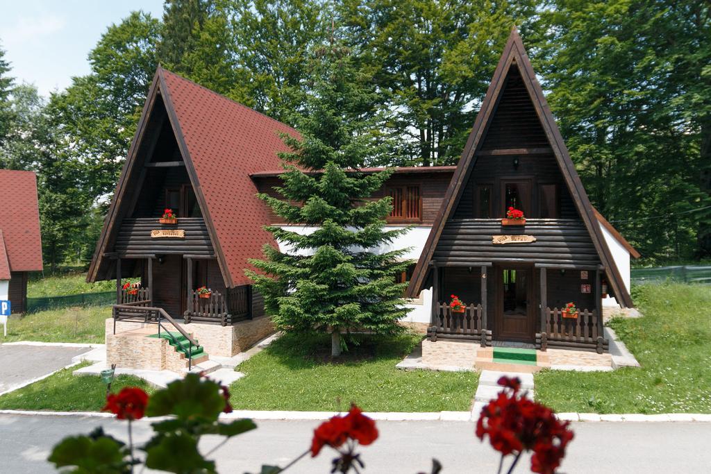 Centrul De Echitatie Poiana Brasov Hotel Luaran gambar