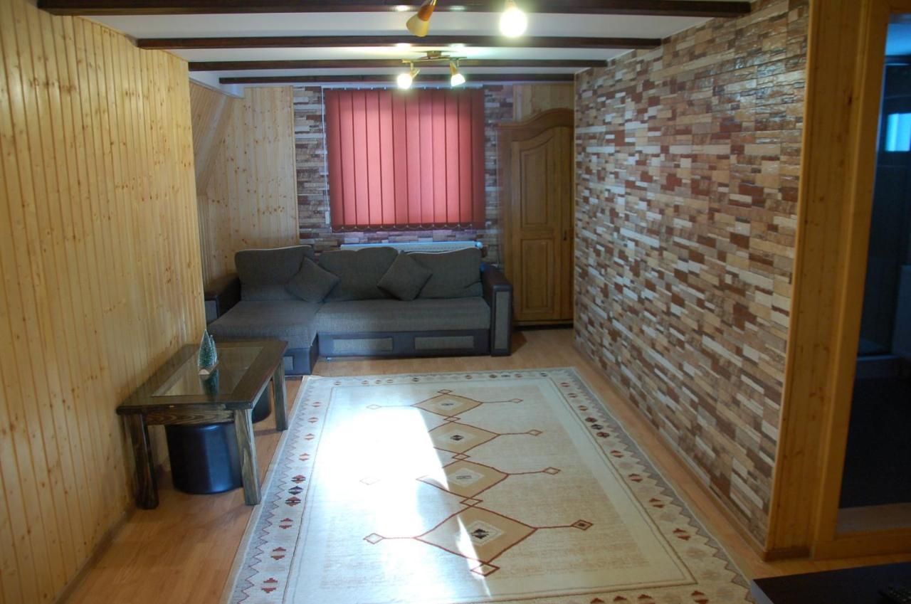 Centrul De Echitatie Poiana Brasov Hotel Luaran gambar